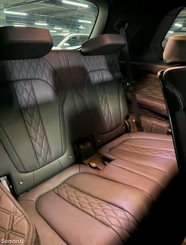 BMW X7 2024 · 3.0 AT