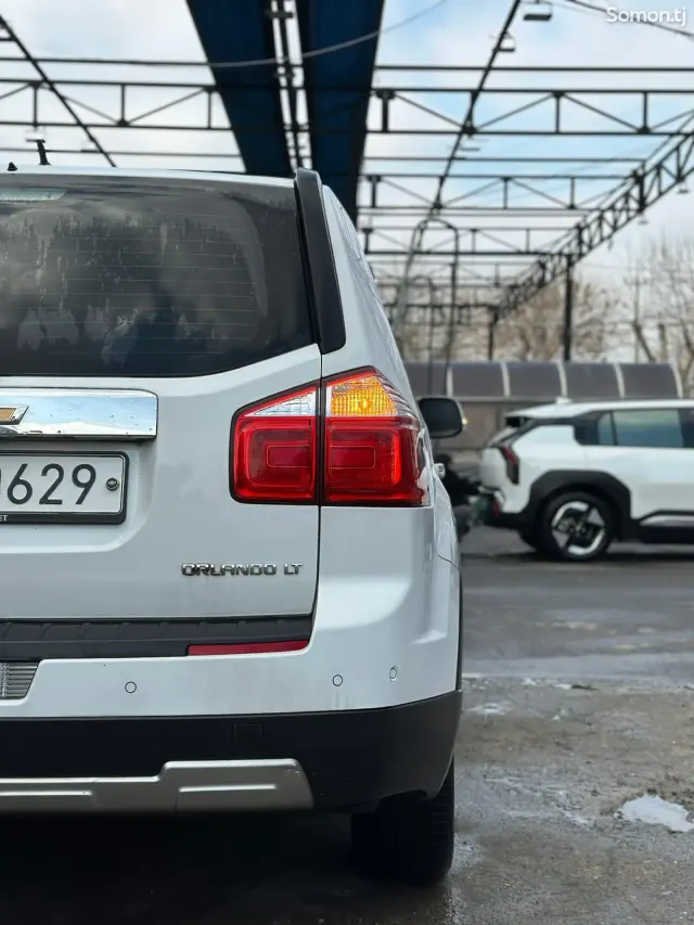 Chevrolet Orlando 2015 · 1.6 AT