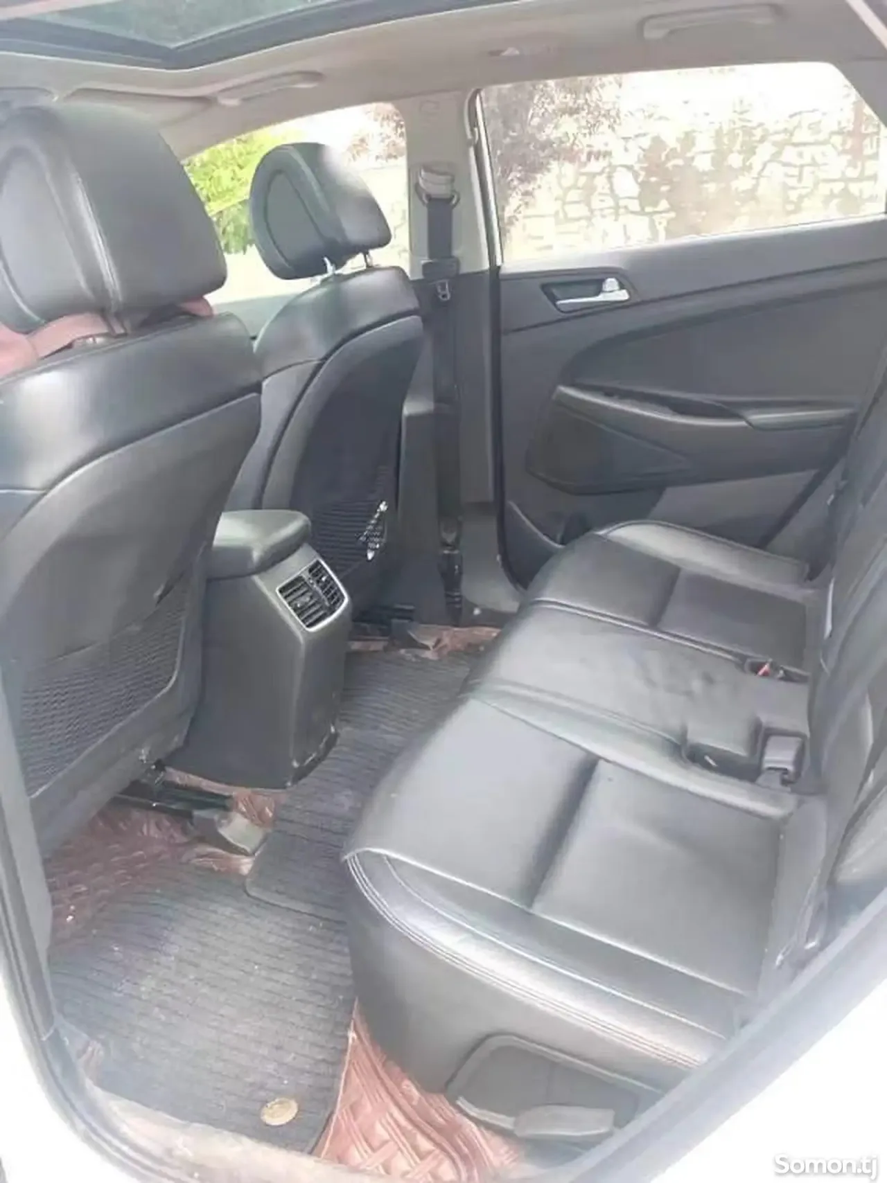 Hyundai Tucson 2015 · 1.6 AT