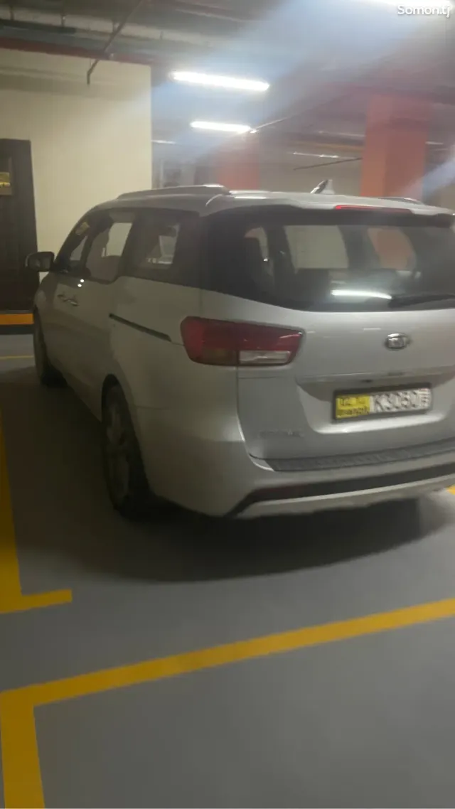 Kia Carnival 2017 · 2.9 AT