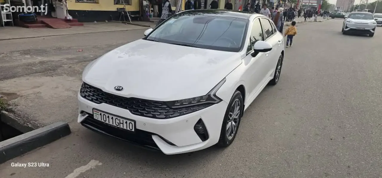 Kia K5 2023 · 2.0 AT