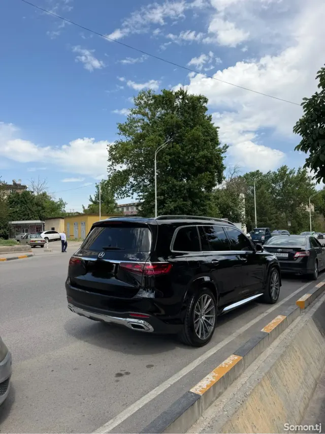 Mercedes-Benz GLS 2023 · 4.5 AT