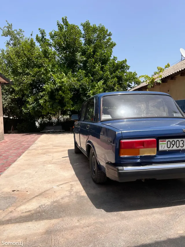 Lada (ВАЗ) 2107 2005 · 1.6 MT