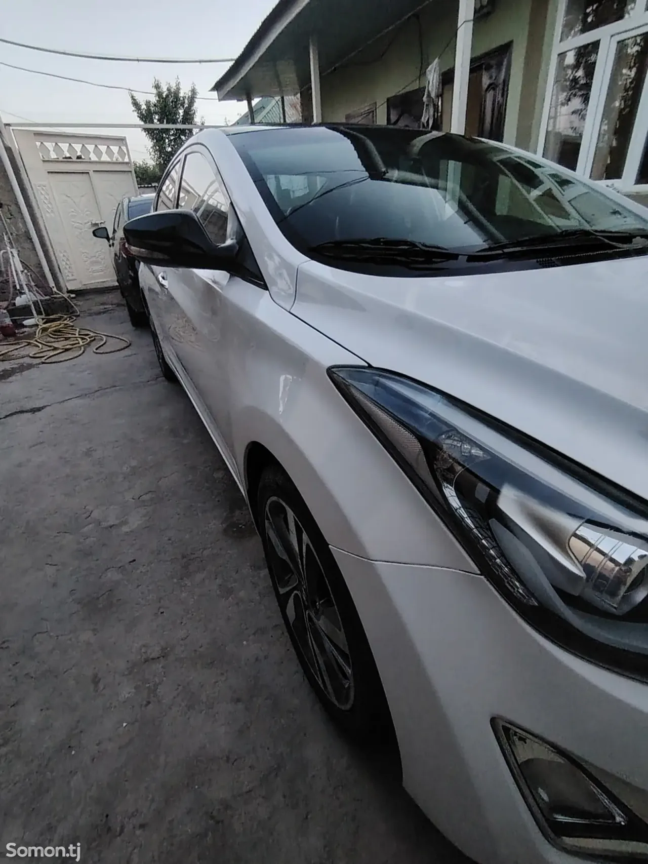 Hyundai Avante 2014 · 1.6 AT