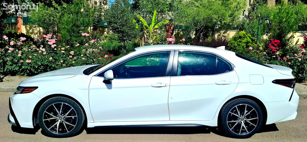 Toyota Camry 2020 · 2.5 AT