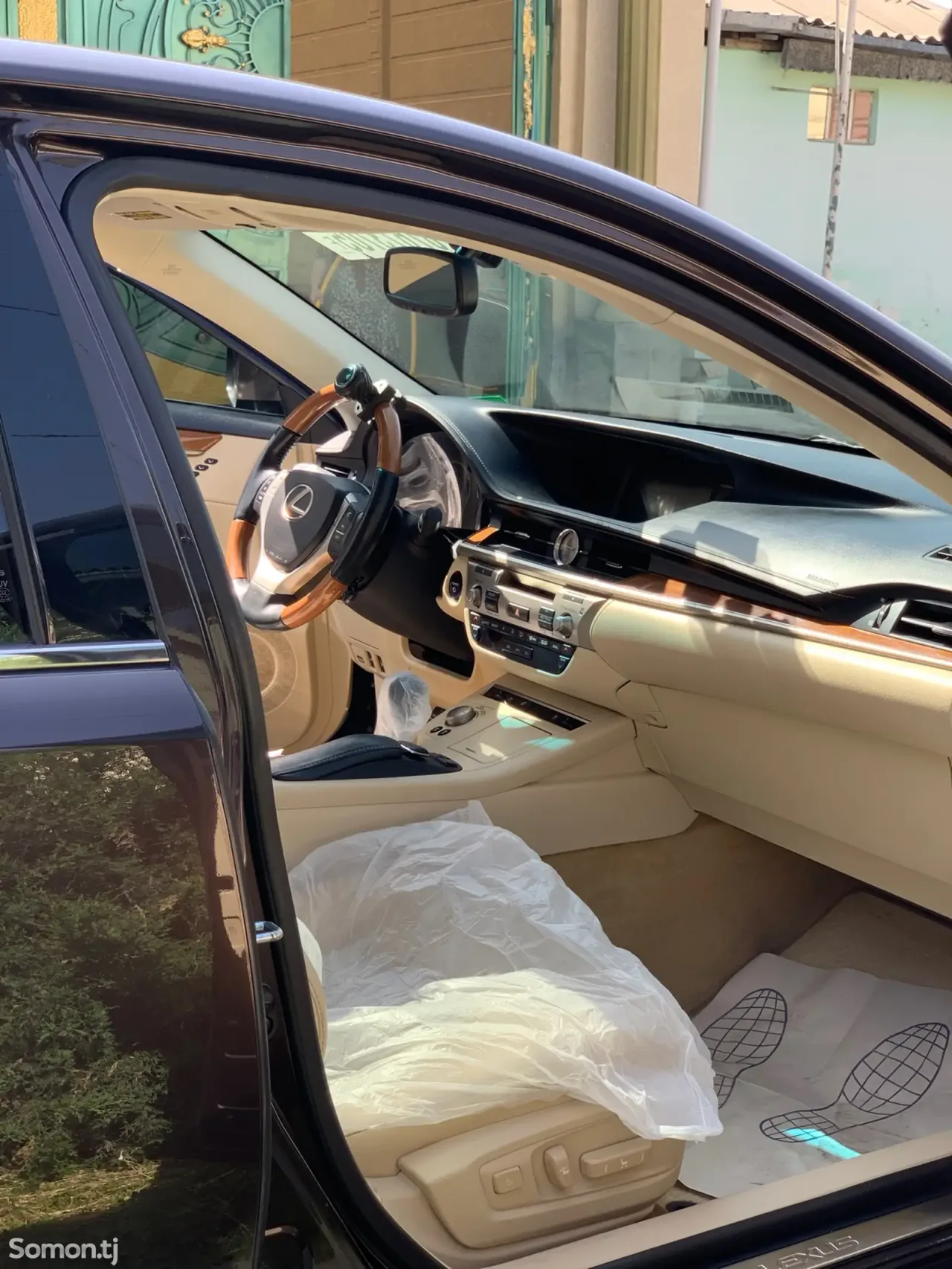 Lexus ES series 2015 · 3.0 AT