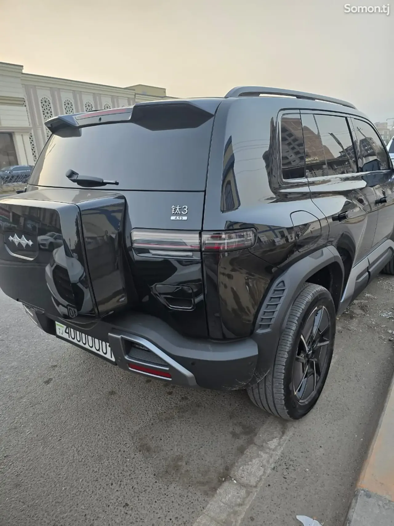 BYD Leopard 3 2025 · 4.4 AT