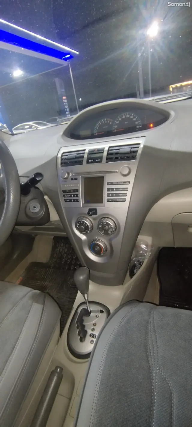 Toyota Belta 2011 · 1.3 AT