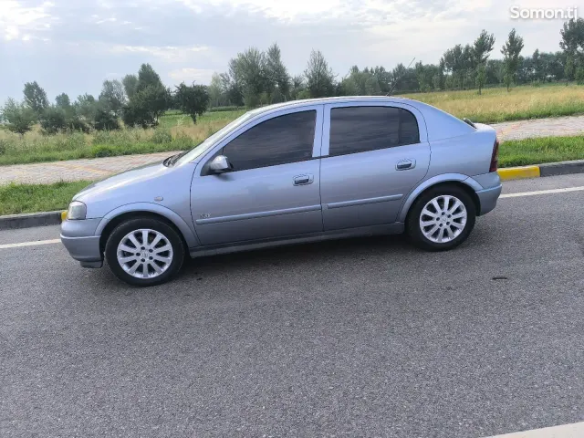 Opel Astra G 2003 · 2.2 AT
