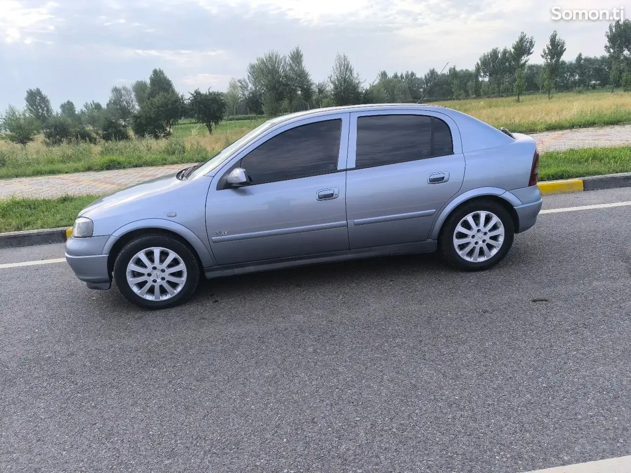 Opel Astra G 2003 · 2.2 AT