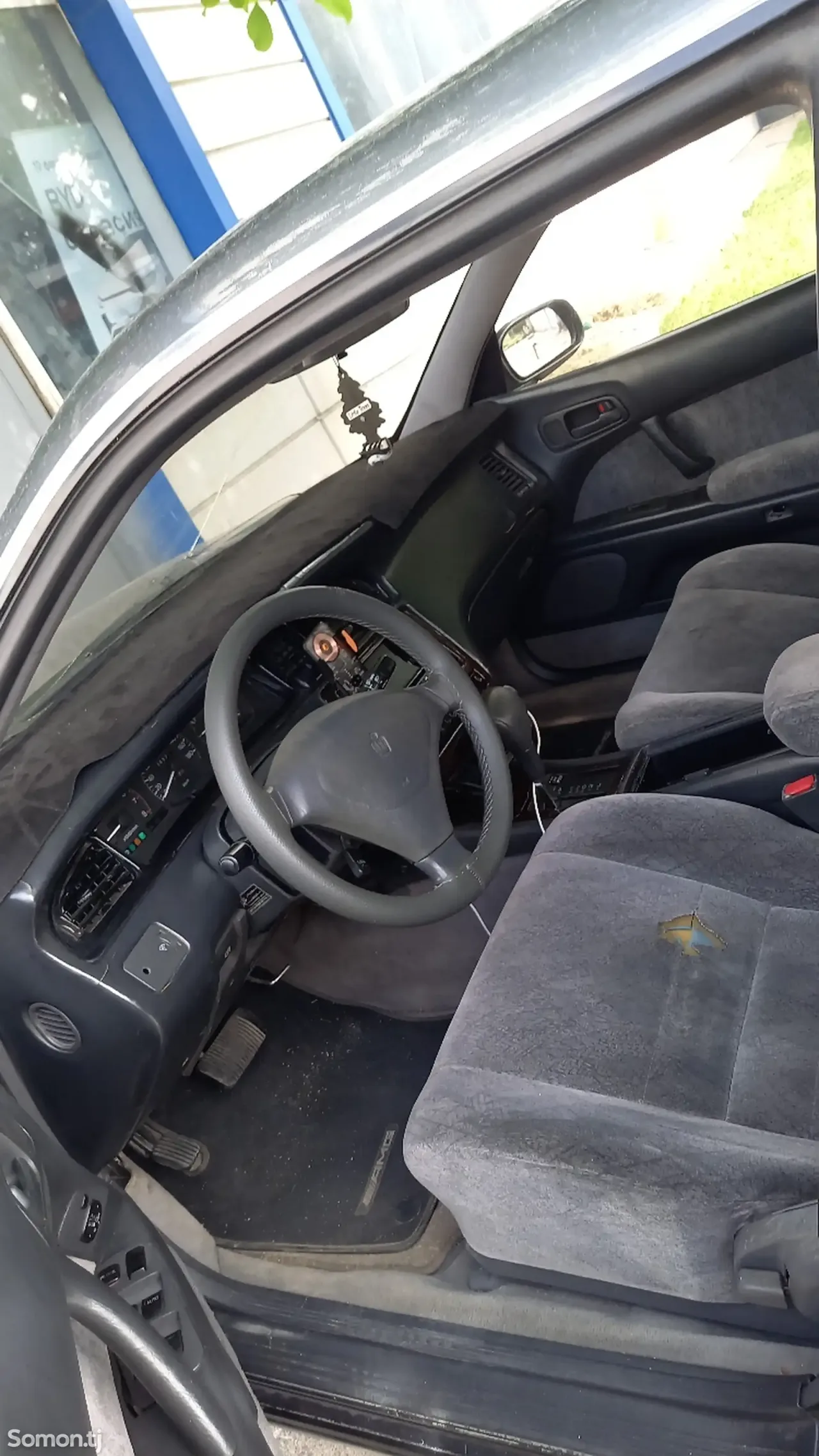 Toyota Crown 1995 · 2.5 AT