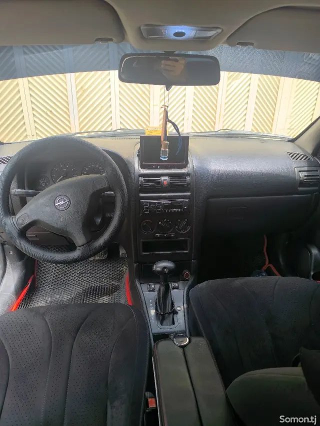 Opel Astra G 1999 · 1.6 AT