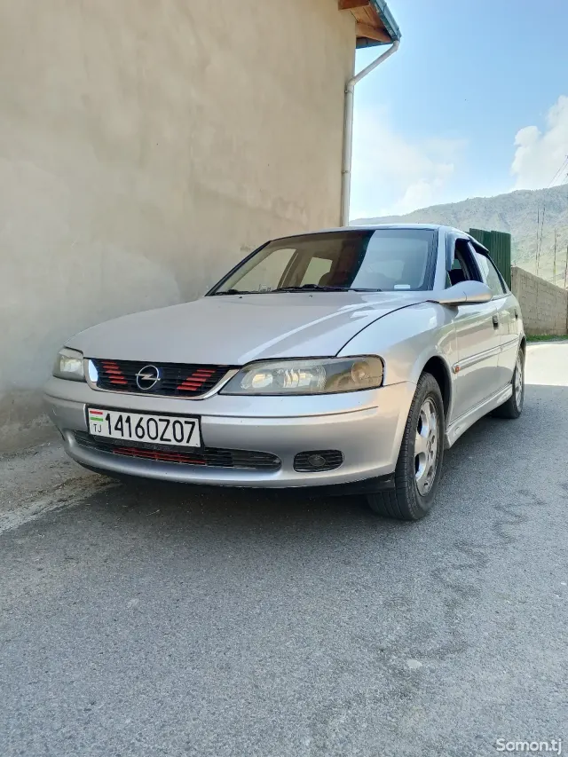 Opel Vectra B 2000 · 1.6 MT