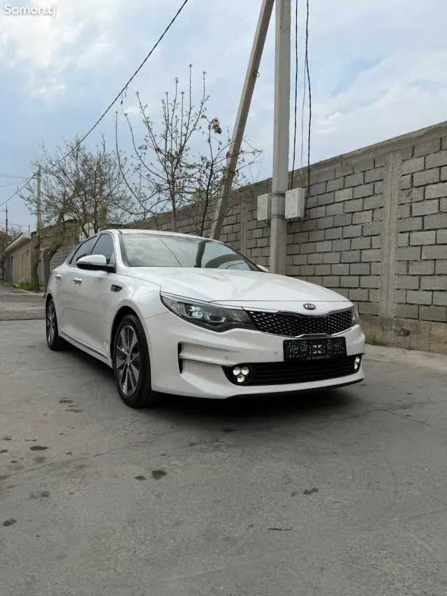 Kia K5 2016 · 2.0 AT