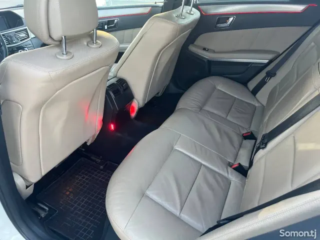 Mercedes-Benz E class 2011 · 3.5 AT