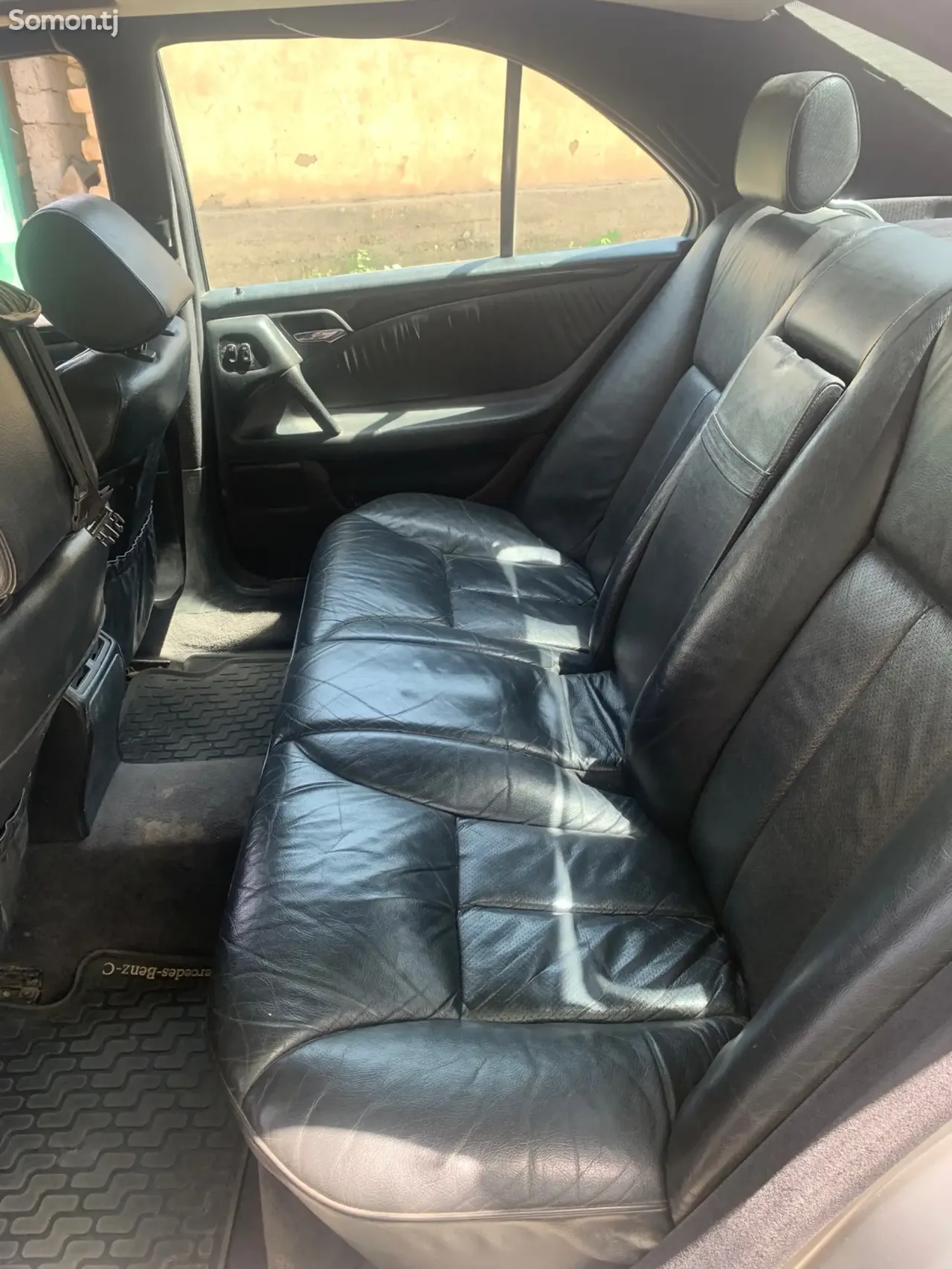 Mercedes-Benz C class 1997 · 3.2 AT