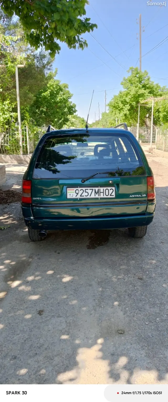 Opel Astra F 1997 · 1.6 MT