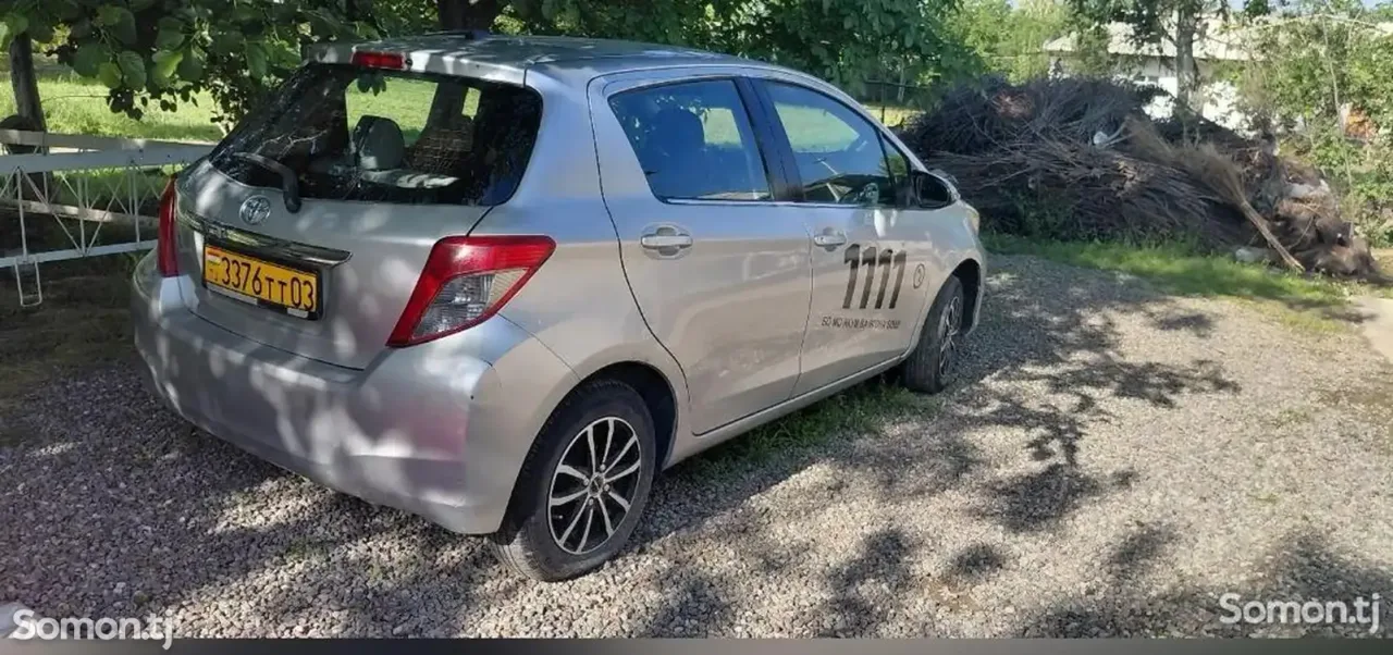 Toyota Vitz 2011 · 1.1 AT