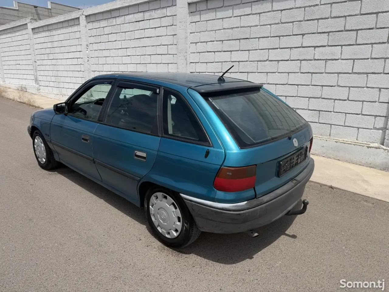 Opel Astra F 1993 · 1.6 MT