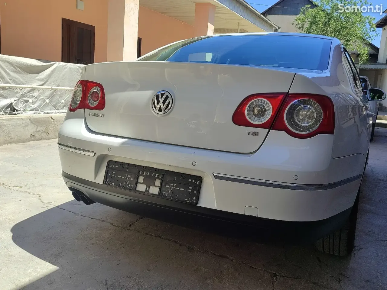 Volkswagen Passat 2010 · 1.8 AT