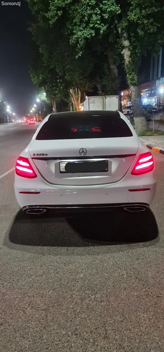 Mercedes-Benz E class 2017 · 2.2 AT
