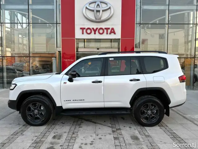 Toyota Land Cruiser 2025 · 3.5 AT