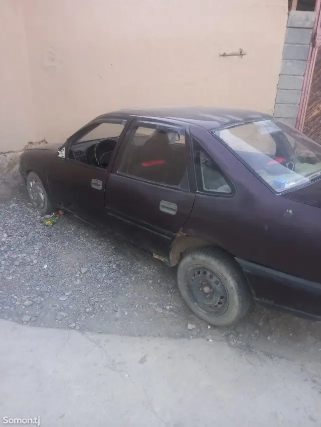 Opel Vectra A 1991 · 1.6 MT