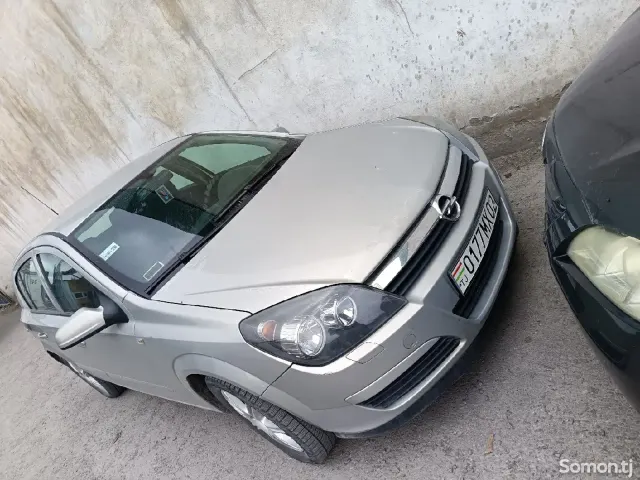 Opel Astra H 2006 · 1.6 MT