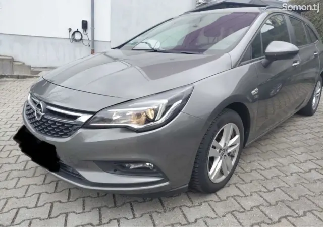 Opel Astra K 2020 · 1.4 AT