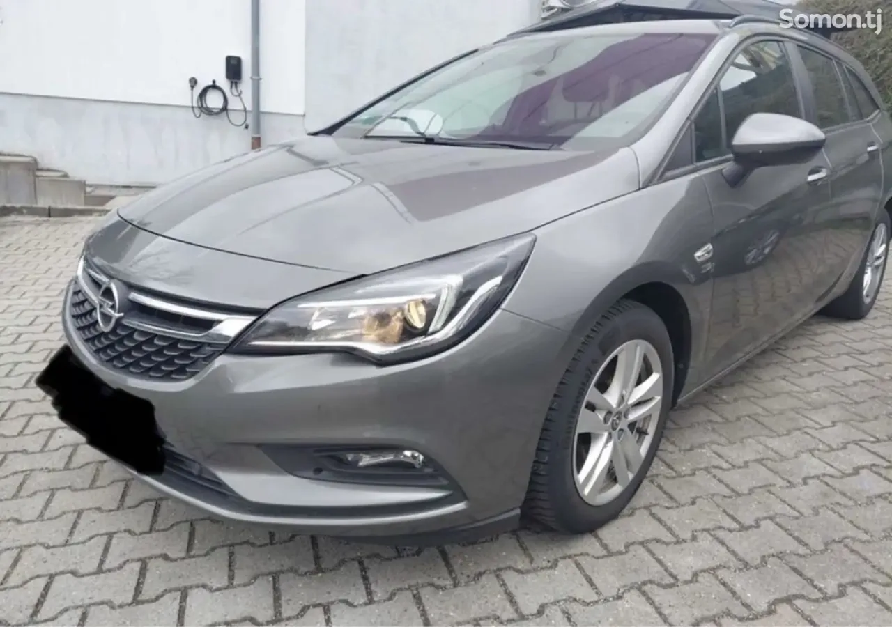 Opel Astra K 2020 · 1.4 AT
