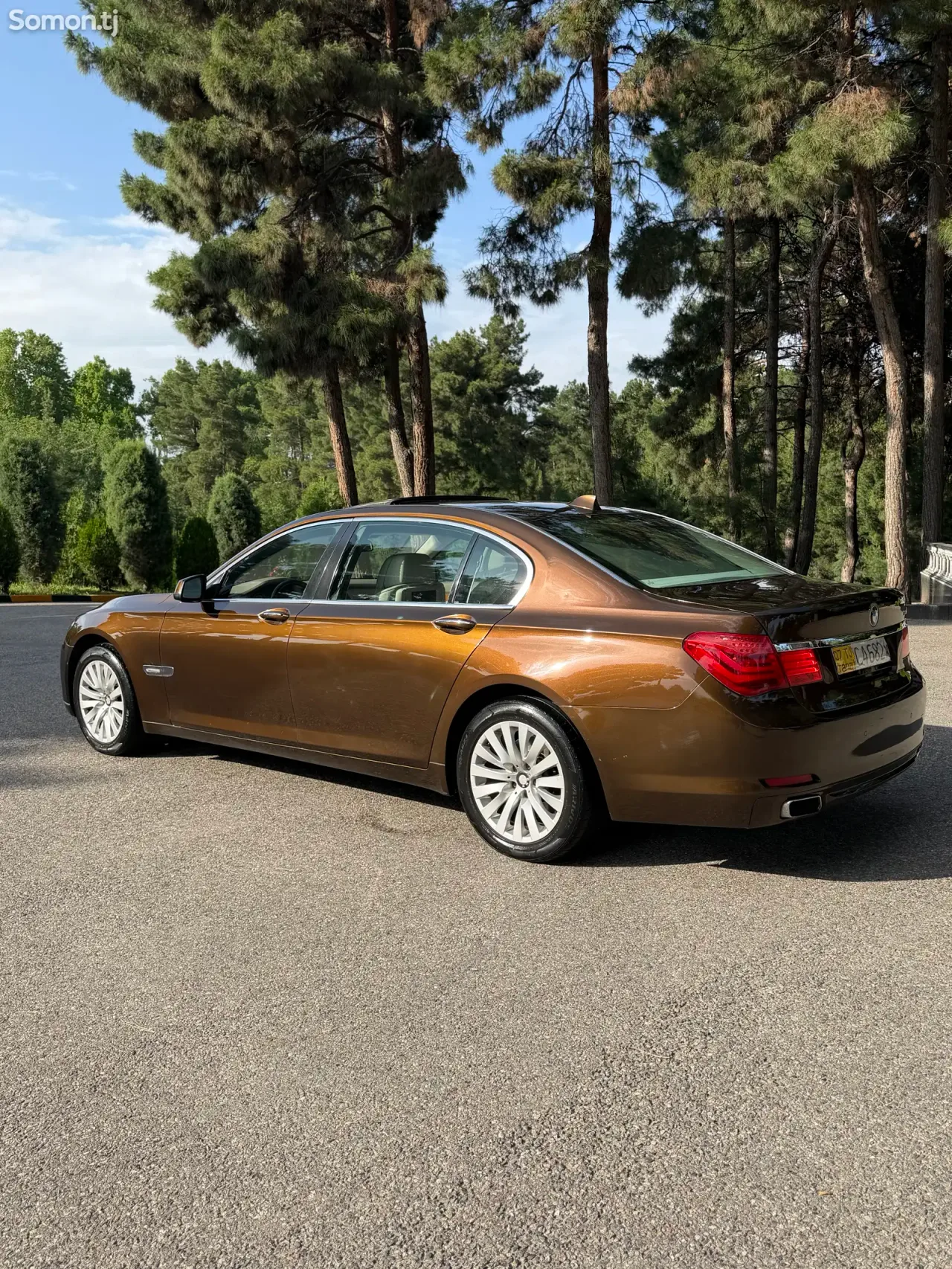 BMW 7 series 2012 · 3.0 AT