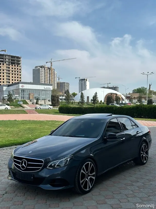 Mercedes-Benz E class 2015 · 2.2 AT