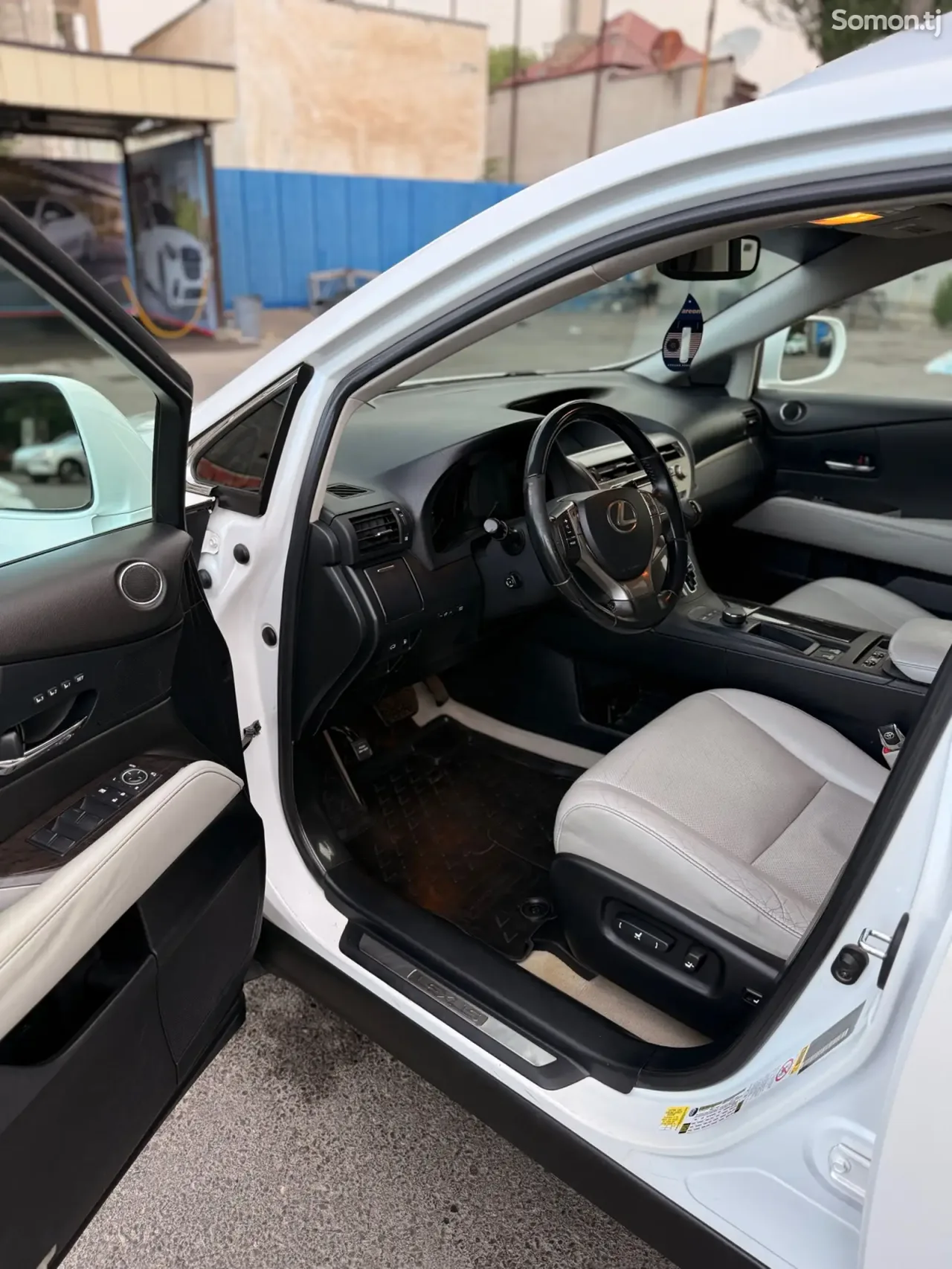 Lexus RX series 2013 · 3.5 AT