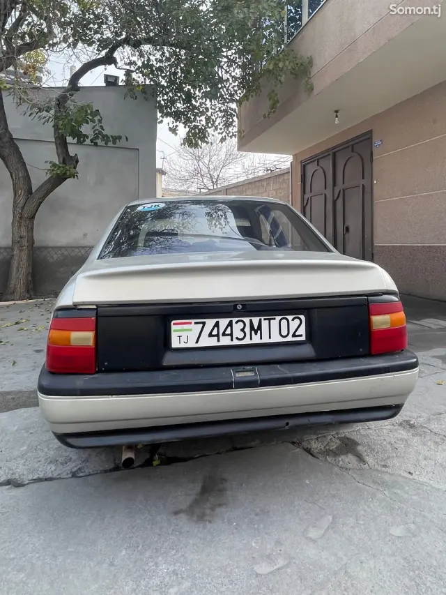Opel Vectra A 1991 · 1.6 MT