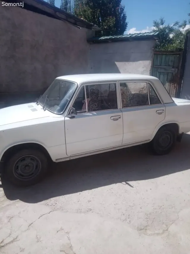 Lada (ВАЗ) 2101 1978 · 1.2 MT