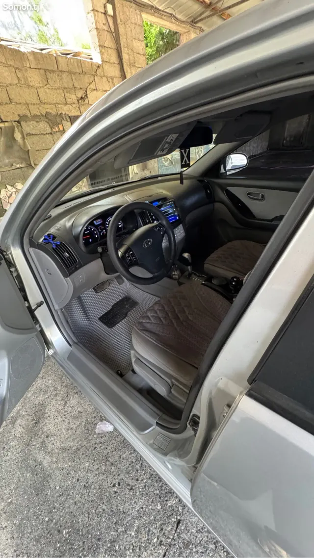 Hyundai Avante 2007 · 1.6 AT
