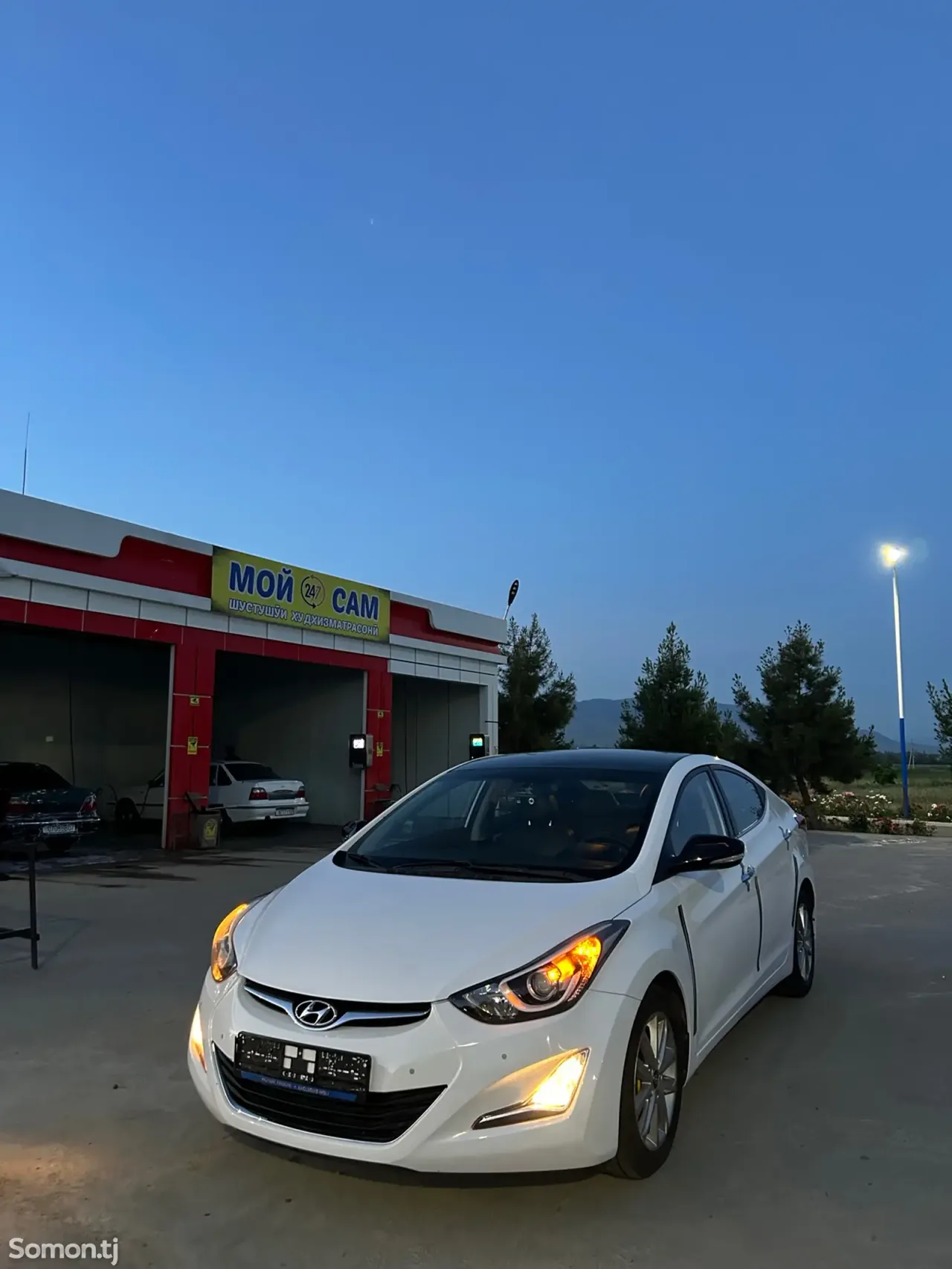 Hyundai Avante 2015 · 1.6 AT