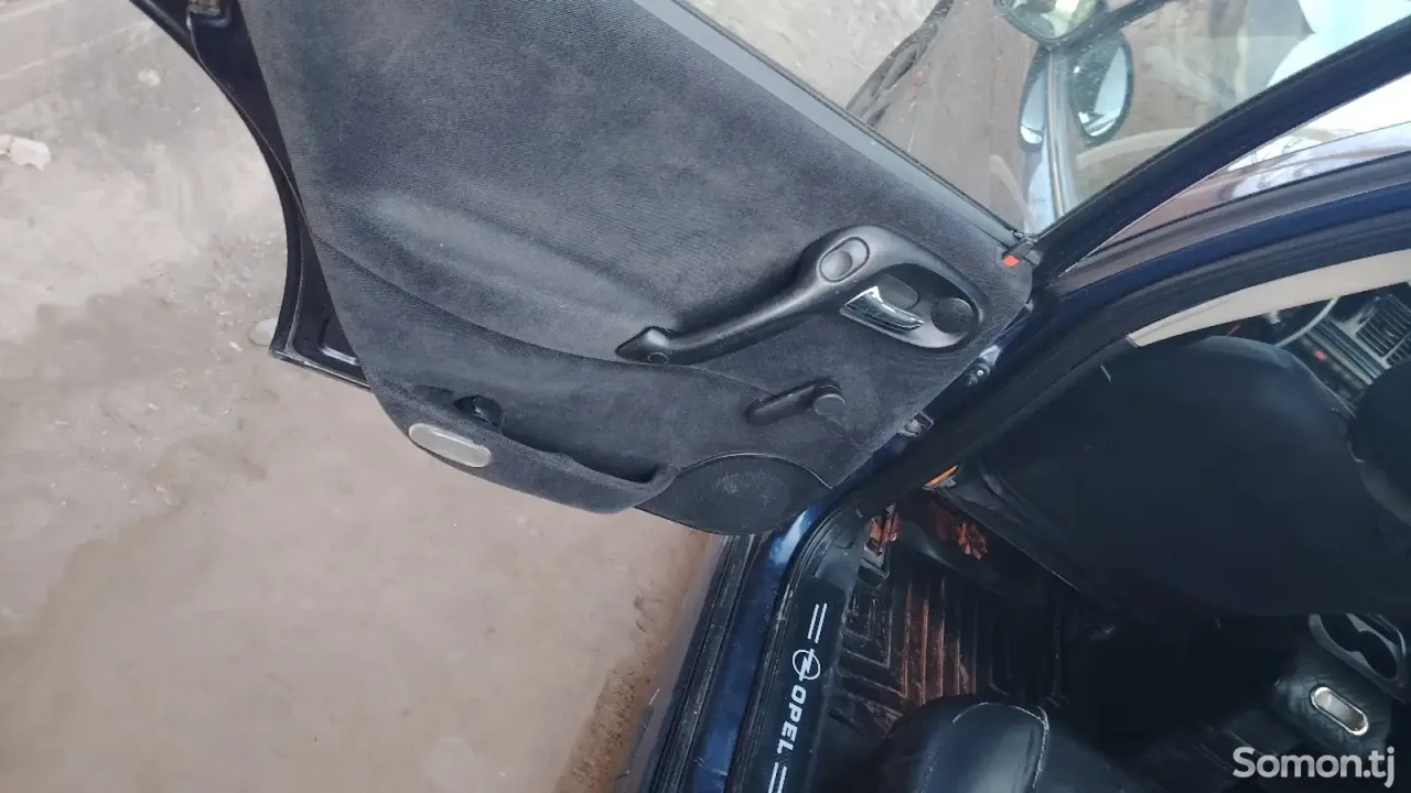 Opel Vectra B 1999 · 1.8 MT
