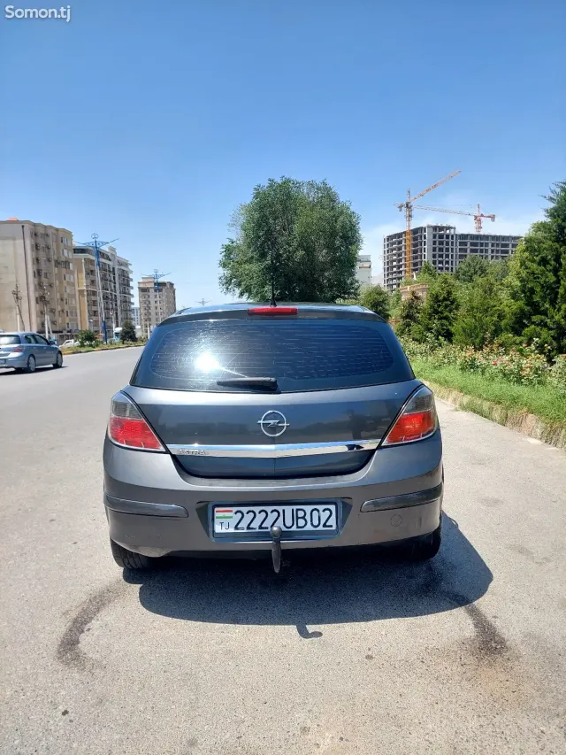 Opel Astra H 2009 · 1.4 MT