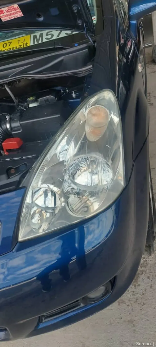 Toyota Corolla Verso 2006 · 1.8 MT