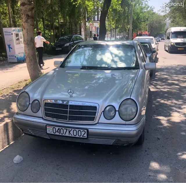 Mercedes-Benz E class 1996 · 2.2 MT
