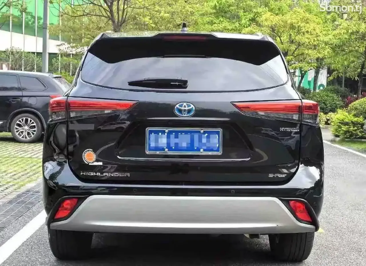Toyota Highlander 2022 · 2.5 AT