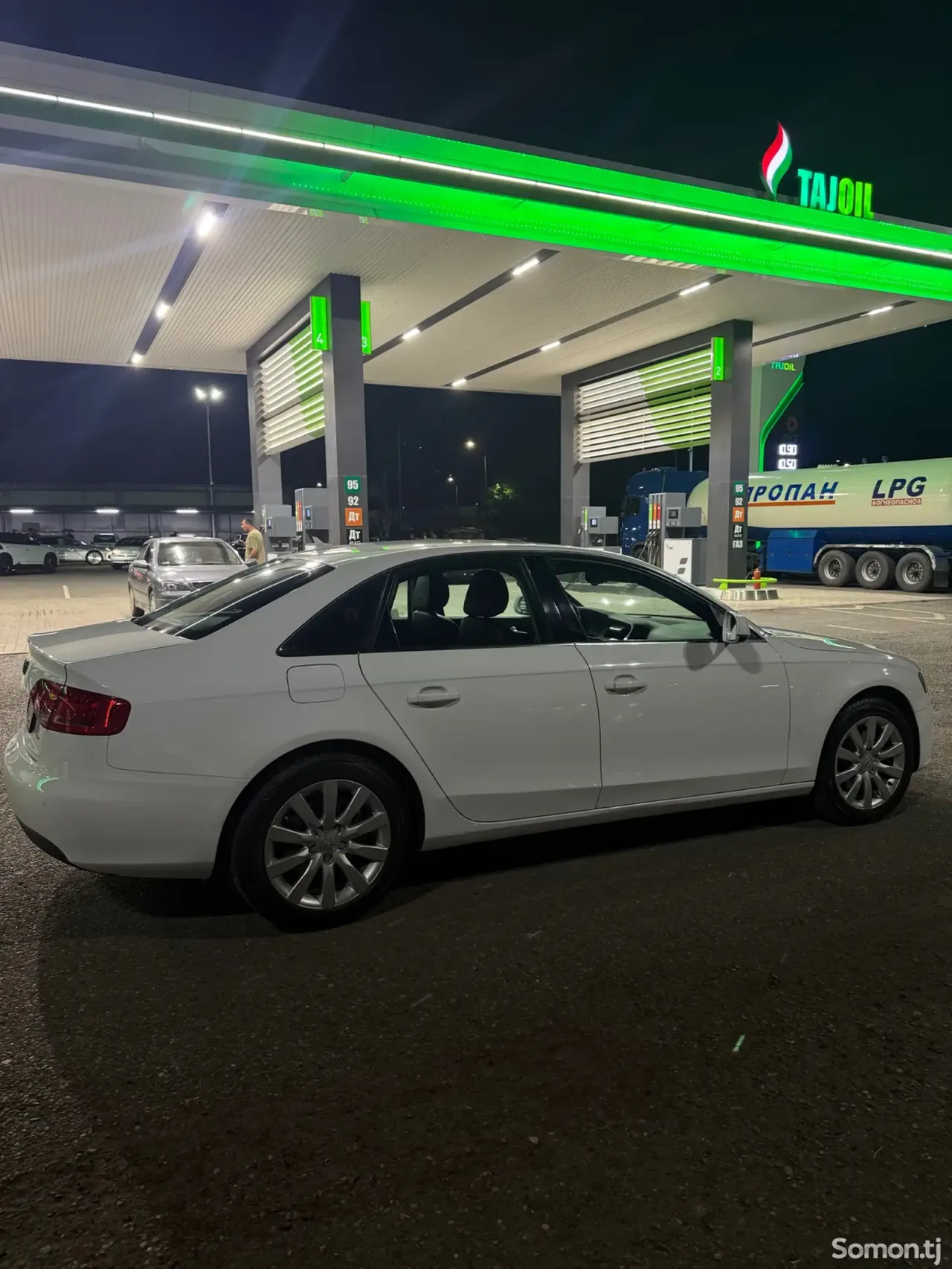 Audi A4 2011 · 2.0 AT