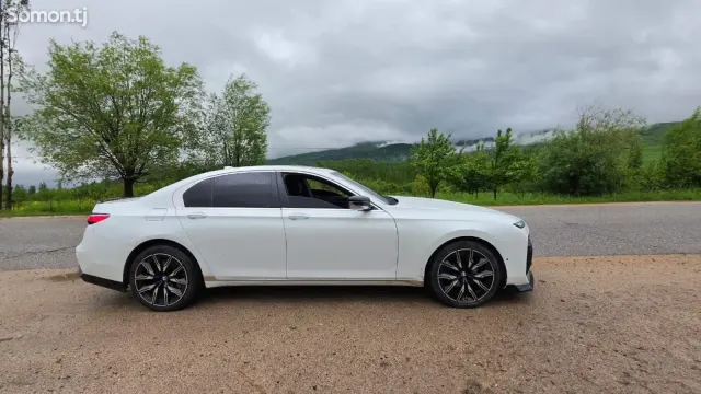 BMW 7 series 2013 · 3.0 AT