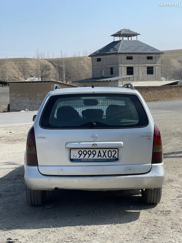 Opel Astra G 2000 · 1.6 MT