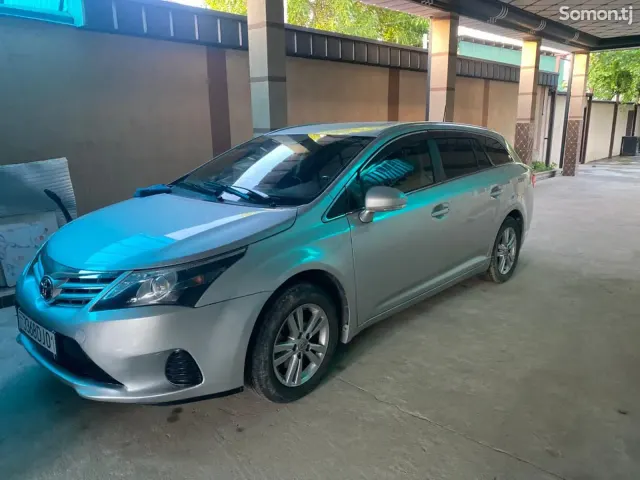 Toyota Avensis 2013 · 2.0 AT