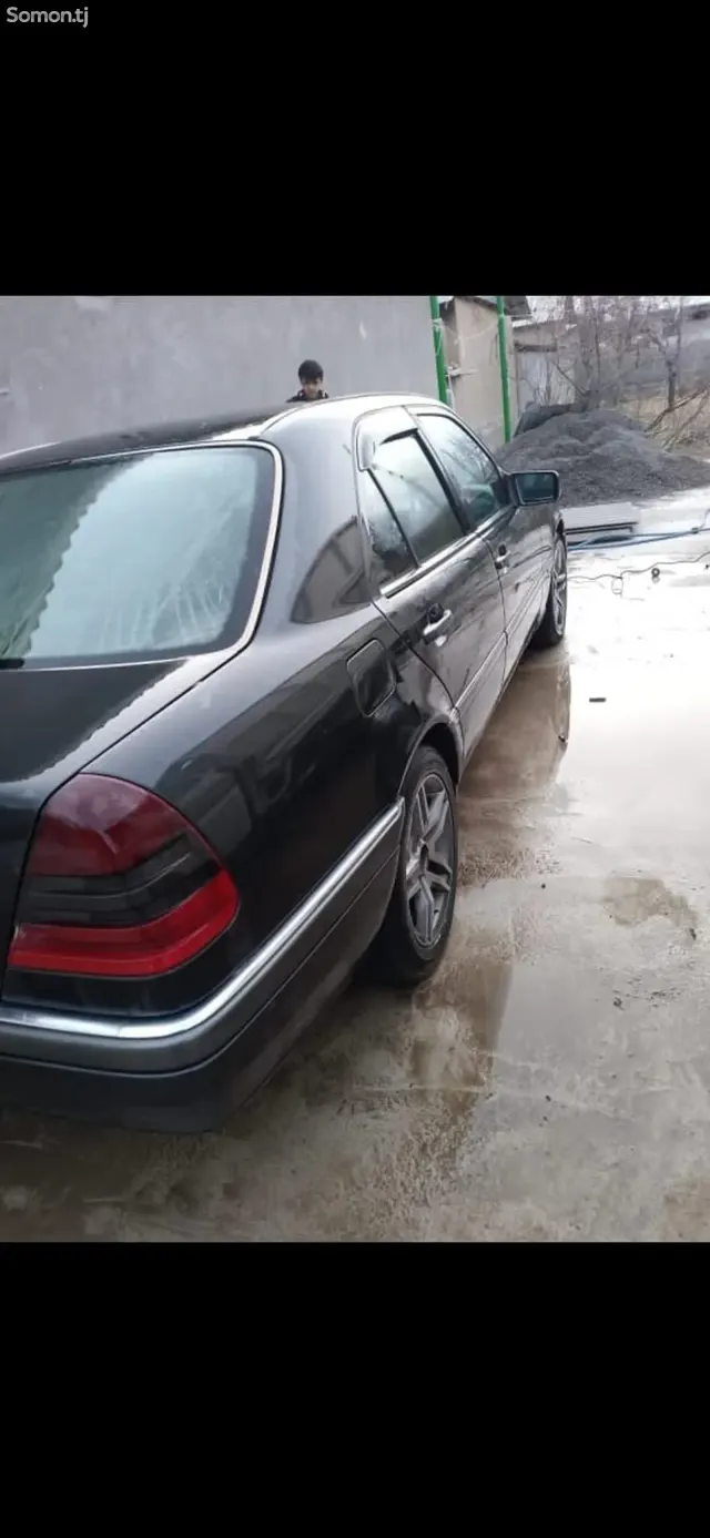 Mercedes-Benz W201 1998 · 1.8 AT