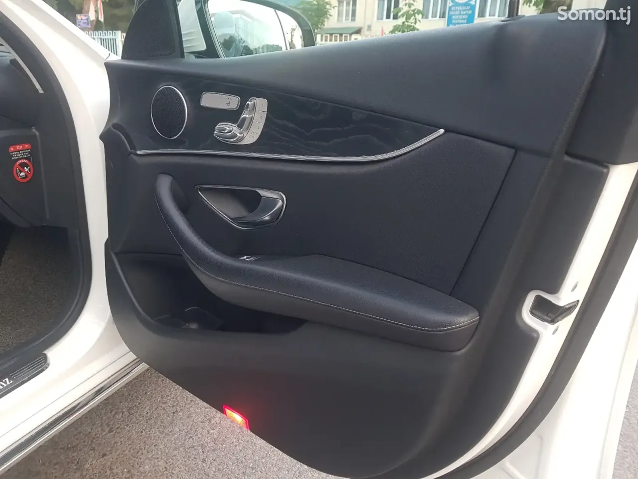 Mercedes-Benz E class 2018 · 2.2 AT
