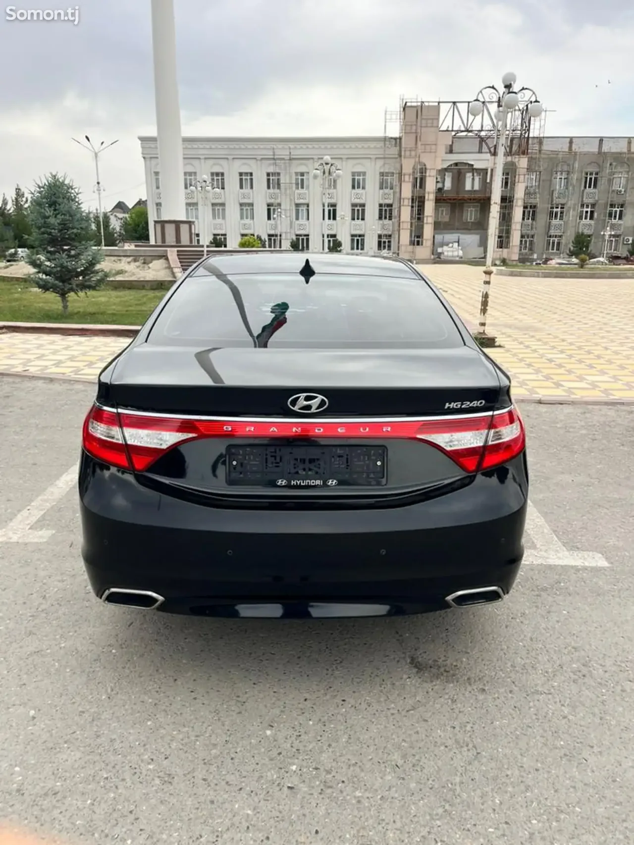 Hyundai Grandeur 2015 · 2.4 AT