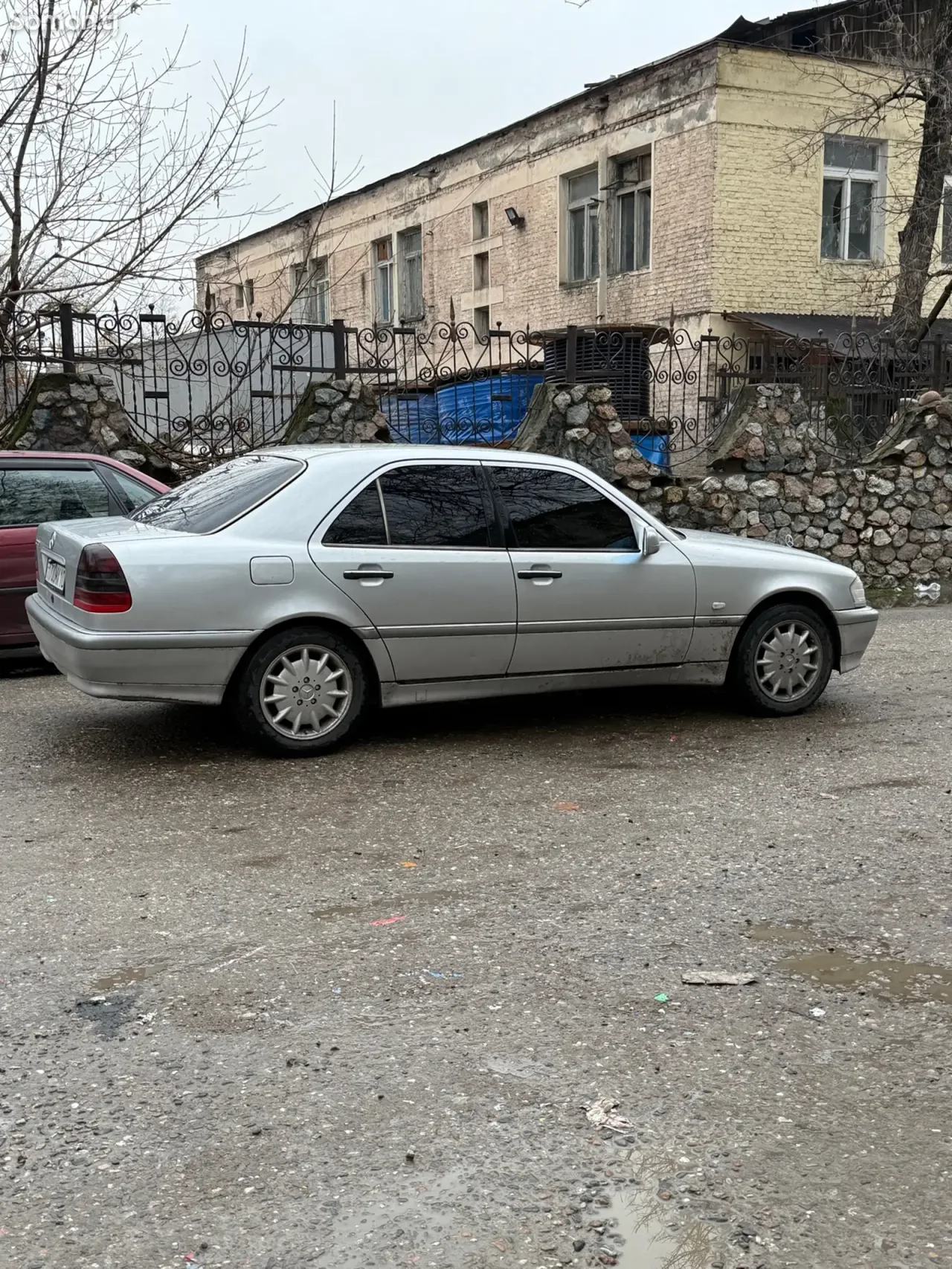 Mercedes-Benz C class 2000 · 2.4 AT